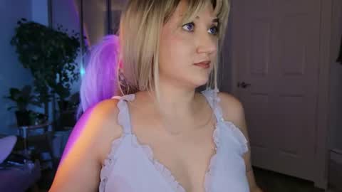 Snapshot of goddessemmy chatting on 07.09.26 Goddess Emmy online show from 07.09.26
