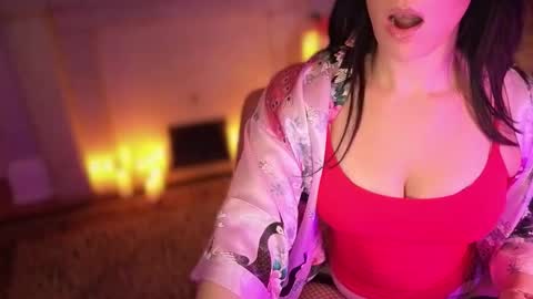 Goddess Mae  NYC online show from 11.28.25