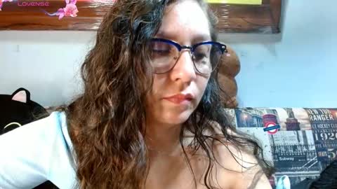  Naih Reyes online show from 09.18.25