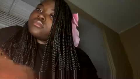 Snapshot of goddessnyia chatting on 01.12.25 goddessnyia online show from 01.12.25