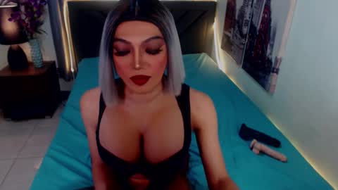 Lucy Pearl online show from 02.05.26