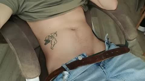 Snapshot of gohn102310 chatting on 10.20.25 john online show from 10.20.25