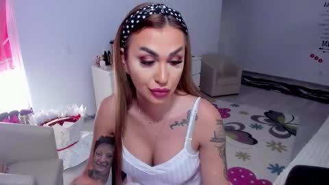 Snapshot of golddivine00 chatting on 02.26.25 Nicole.. online show from 02.26.25