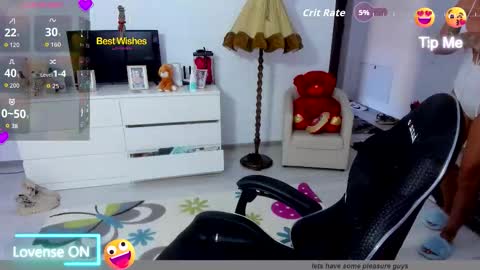 Snapshot of golddivine00 chatting on 09.16.25 Nicole.. online show from 09.16.25