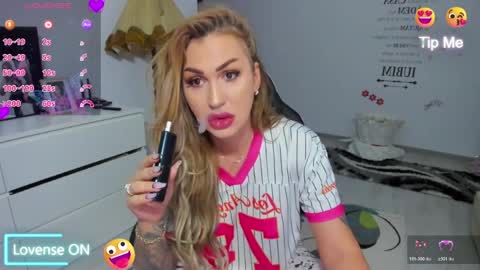 Nicole.. online show from 03.29.26