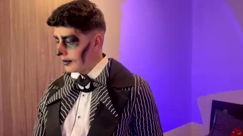 goldenknight33 online show from 10.31.25