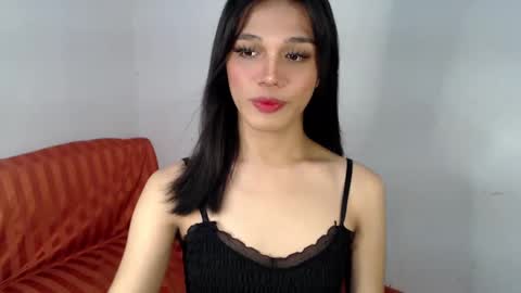 Snapshot of goldenlily69 chatting on 02.03.25 Lily is Gold online show from 02.03.25