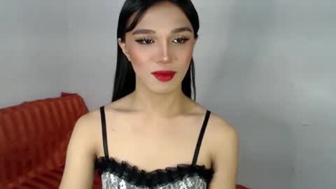 Snapshot of goldenlily69 chatting on 02.06.25 Lily is Gold online show from 02.06.25
