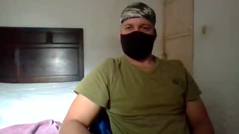 Snapshot of golons17 chatting on 12.13.25 golons17 online show from 12.13.25