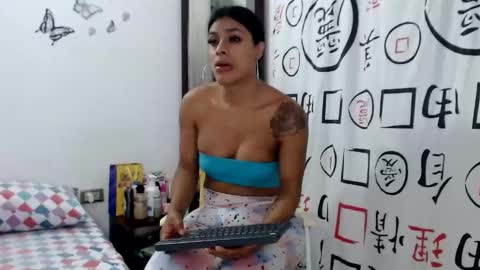 Snapshot of golositha26 chatting on 02.12.25 Valentina online show from 02.12.25