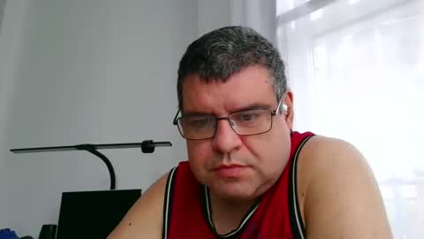 gomezgonz5 online show from 09.28.25