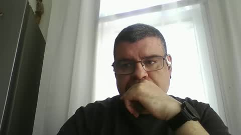 gomezgonz5 online show from 10.12.25