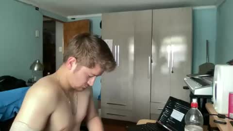 Snapshot of goodfumes chatting on 11.27.25 goodfumes online show from 11.27.25