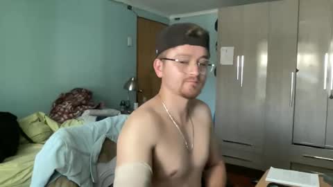 Snapshot of goodfumes chatting on 12.16.25 goodfumes online show from 12.16.25