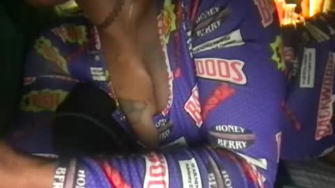 Snapshot of goodzt chatting on 12.17.25 goodzt online show from 12.17.25