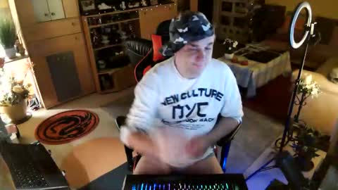 Snapshot of google5001 chatting on 10.03.25 google5001 online show from 10.03.25