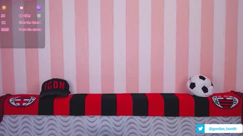 Snapshot of gordonhunt chatting on 01.12.25 Gordon Hunt online show from 01.12.25