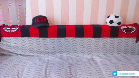 Snapshot of gordonhunt chatting on 02.12.25 Gordon Hunt online show from 02.12.25