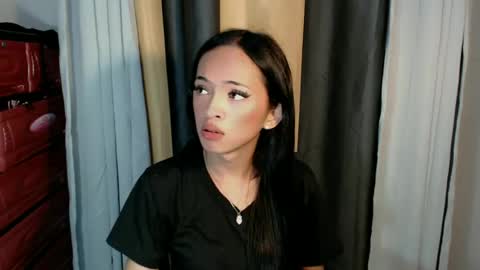 Snapshot of gorgeous_celestine chatting on 06.18.26 tine online show from 06.18.26