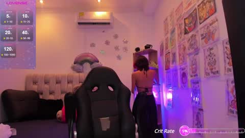 i am Jessi  I love animals and drawing I hope to get along with everyone. XOXO online show from 01.27.25