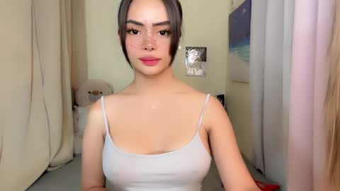 Snapshot of gorgeoustransgirl chatting on 02.10.26 Emmy online show from 02.10.26