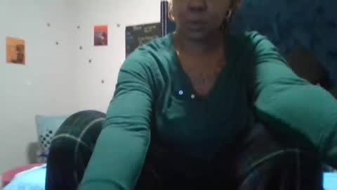 Snapshot of gotcake713 chatting on 11.17.25 Sue Goddess online show from 11.17.25