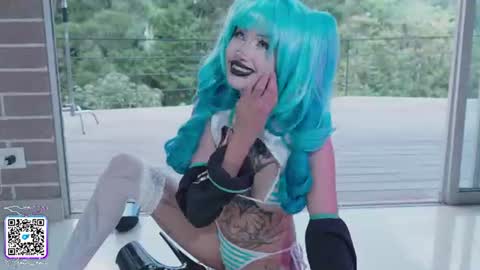 Snapshot of goth_dolll chatting on 06.27.26 sophie Special celebration a the beach 300k followers 3011 and 0112 online show from 06.27.26