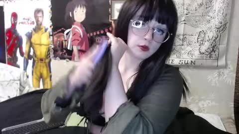 Snapshot of goth_pumpkin chatting on 03.10.25 Amy online show from 03.10.25