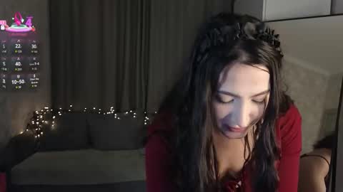 Snapshot of goth_tvt chatting on 12.17.25 mulan online show from 12.17.25