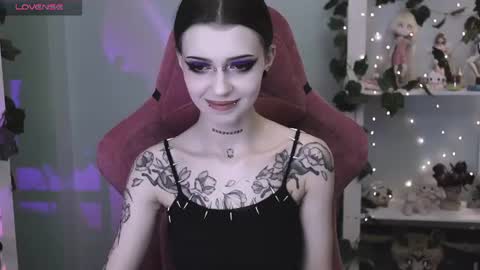 Snapshot of gothickotik chatting on 06.22.26 V online show from 06.22.26