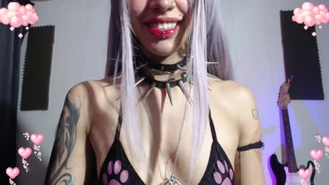 Snapshot of gothicute chatting on 12.07.24 online show from 12.07.24