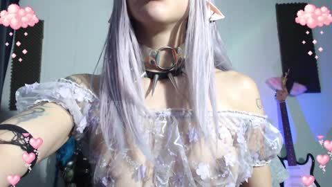 Snapshot of gothicute chatting on 12.10.24 online show from 12.10.24