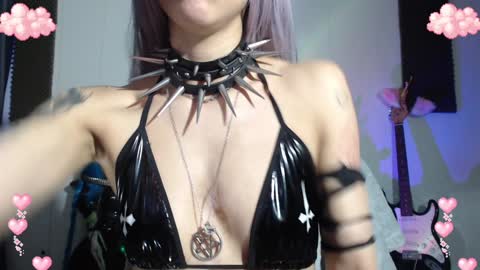 Snapshot of gothicute chatting on 12.11.24 online show from 12.11.24