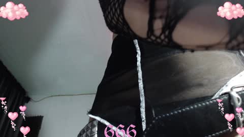 Snapshot of gothicute chatting on 01.10.25 online show from 01.10.25