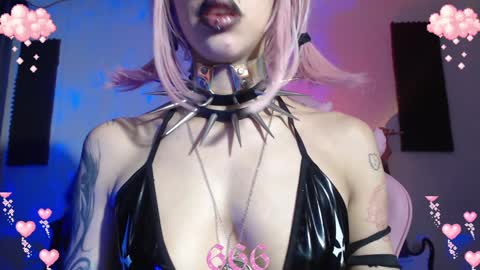 Snapshot of gothicute chatting on 01.23.25 online show from 01.23.25