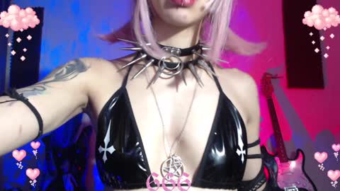 Snapshot of gothicute chatting on 01.29.25 online show from 01.29.25