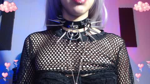 Snapshot of gothicute chatting on 01.31.25 online show from 01.31.25