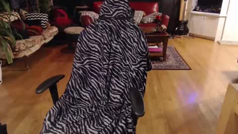 Snapshot of gothstripper chatting on 02.07.25 Hezra online show from 02.07.25