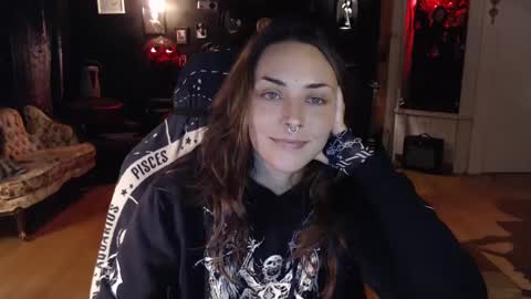 Snapshot of gothstripper chatting on 09.25.25 Hezra online show from 09.25.25