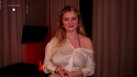 Snapshot of gotta_shine chatting on 02.06.26 Mamma Mia online show from 02.06.26