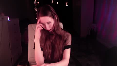 Snapshot of grace_crystal chatting on 12.06.24 Grace online show from 12.06.24