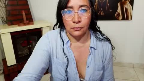Snapshot of grace_mature_milf chatting on 10.30.25 grace_mature_milf online show from 10.30.25