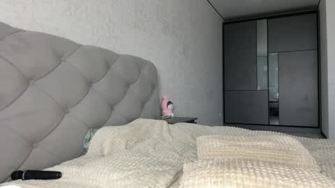 Snapshot of gracefulcharm_ chatting on 01.22.25 Daria online show from 01.22.25