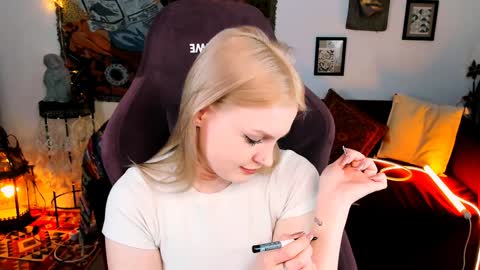 Grace Glamour online show from 01.15.25