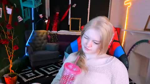 Grace Glamour online show from 02.13.25