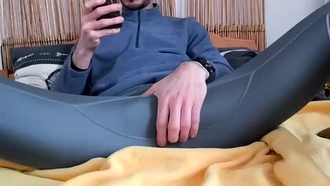 Snapshot of grandbi chatting on 01.28.25 grandbi online show from 01.28.25