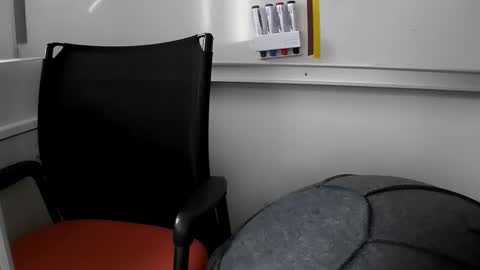 Snapshot of grandbi chatting on 10.31.25 grandbi online show from 10.31.25