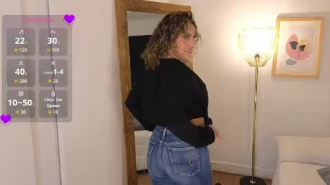Snapshot of grecia_miller_ chatting on 05.25.26 grecia_miller_ online show from 05.25.26