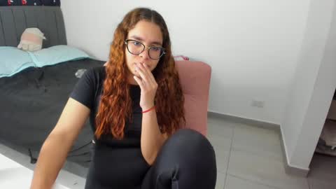 GreciaRuiz online show from 10.13.25