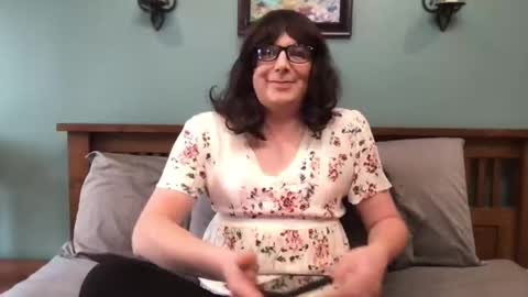 Also Khloe online show from 02.03.25